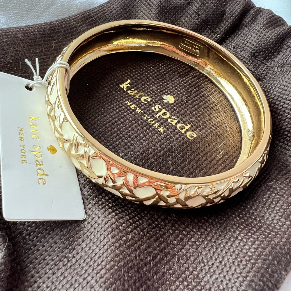 Kate Spade gold tone cream enamel wide bangle bracelet BNWT - Picture 4 of 16